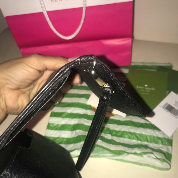 💯% Authentic Kate Spade Laurel Way Phone Wristlet - Picture 5 of 8